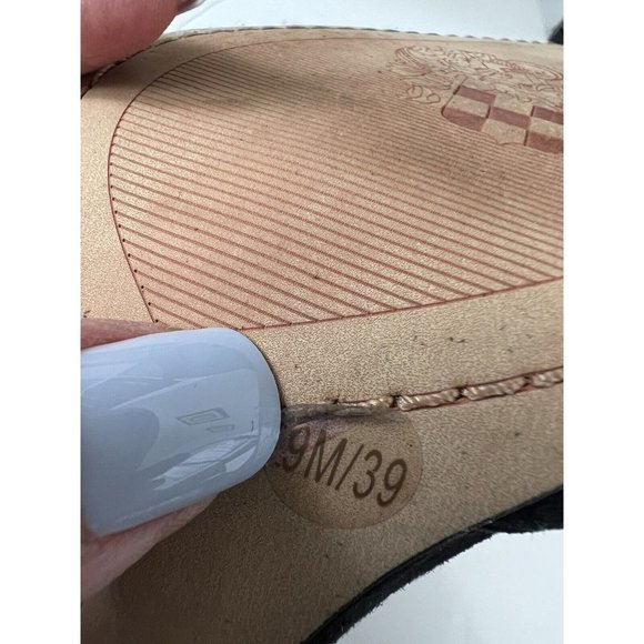 Vince Camuto Carlotte Black Suede High heels size 9 Pointed Toe - Picture 10 of 10